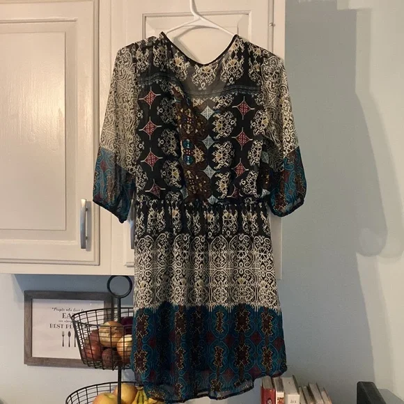 Dress - Picture 3 of 4